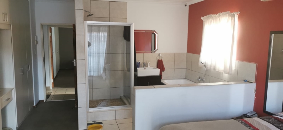 3 Bedroom Property for Sale in Safari Gardens North West